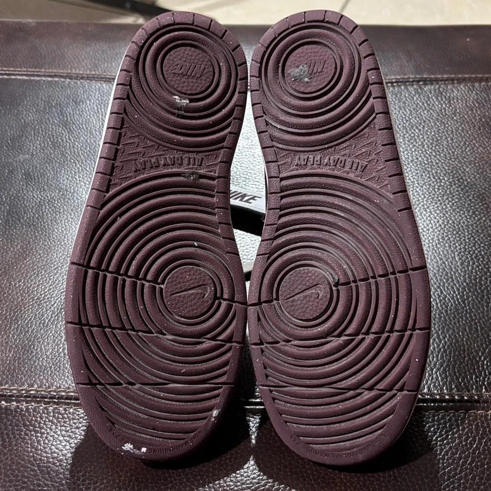 Nike Shoes - Picture 7 of 7